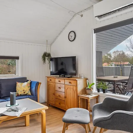 Awesome In With Kitchen בית נופש